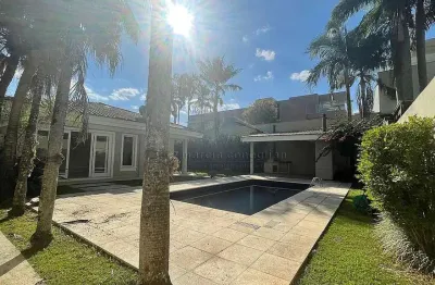 Casa em condomínio fechado com 4 quartos para alugar no Alphaville, Barueri 