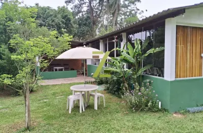 VENDA - Chácara 250m2 com 4 quartos e lazer no Vale Florido, Embu-Guaçu/SP