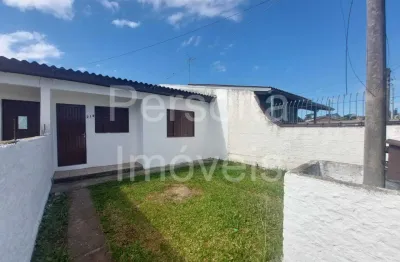 Casa com 02 dormitórios e entrada para automóvel – cachoeirinha/rs
