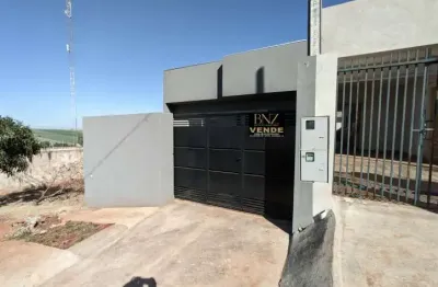 Aconchegante casa de 2 quartos com garagem no jardim paraíso!