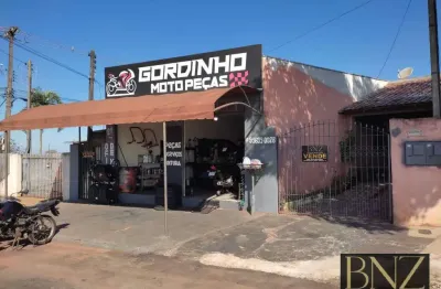 Casa com salão comercial na avenida rouxinol - ótima oportunidade!