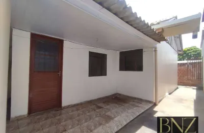 Casa com 2 quartos para alugar na Vila Triângulo, Arapongas 