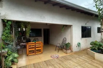 Encantadora casa de 3 quartos com suíte e jardim de inverno!