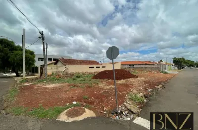 Terreno de esquina - centro - 300m² - r$300.000,00 - ótima oportunidade!