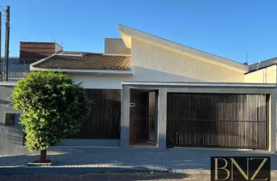 Encantadora residência de 03 quartos no jardim casa grande