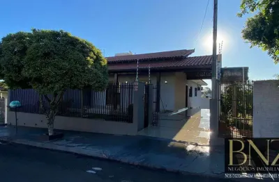 Casa com 3 quartos à venda na Vila Aymoré, Arapongas 