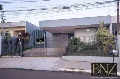 Casa em apucarana à venda em ótima localização duas quadras do novo muffato