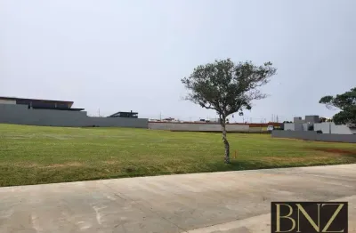 Terreno à venda no Parque Monterrey, Arapongas 