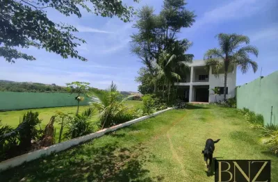 Encantadora chácara com 4 quartos e amplo terreno na estrada aliança!