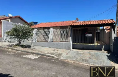 Casa com 3 quartos à venda no Conjunto Ulisses Guimarães, Arapongas 