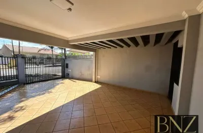 Casa com 3 quartos para alugar no Jardim Caravelle, Arapongas 