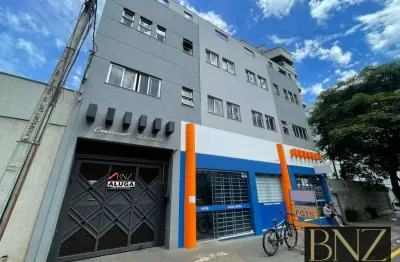 Apartamento com 3 quartos para alugar no Centro, Arapongas 