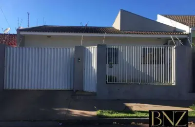 Casa com 3 quartos à venda no Jardim Universidade, Arapongas 