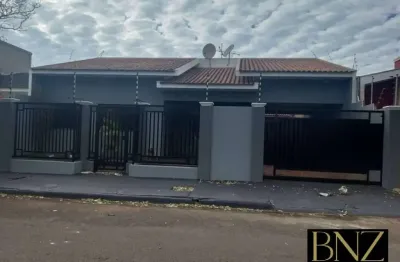 Casa com 3 quartos à venda no Conjunto Centauro, Arapongas 