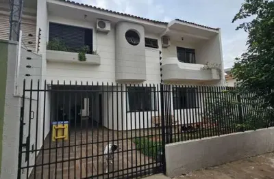 Oportunidade de investir em um dos bairros mais nobres de maringá - sobrado na zona 05 em frente ao bosque das grevíleas!