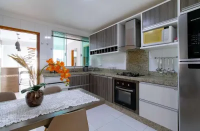 Casa com 3 quartos à venda na Rua Pioneira Elvira Lavorenti Perego, 296, Jardim Tóquio, Maringá