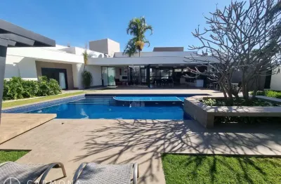 Casa à venda Condomínio Fechado Imperial, térrea, mobiliada e decorada, 4 suítes, aceita permuta até 50 % por imóvel na Praia ou em Porto Rico