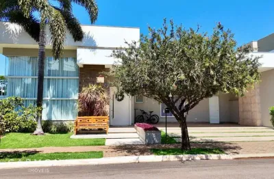 Exclusiva Casa Térrea no Condomínio Fechado Villa Paradiso com 3 Suítes e Piscina Aquecida  Mobiliada e Decorada!