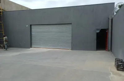 Aluga-se este Galpão   Medição: 600m2  1 Galpão; 1 Copa; 2 WCs;   Valor: 12.000,00