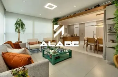 Belíssimo apartamento com decoração moderna e clean com 3 Suítes e 4 Vagas.
