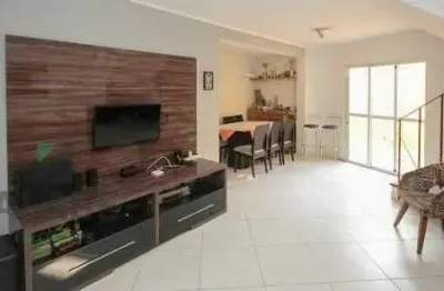 Casa com 3 quartos à venda na Rua Vicente José de Almeida, 305, Cupecê, São Paulo por R$ 650.000