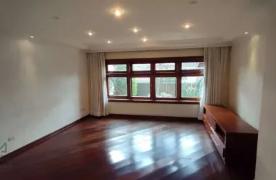 Casa com 4 quartos à venda na Rua Professora Haidêe Silva Martins, 133, Jardim Campo Grande, São Paulo por R$ 1.895.000