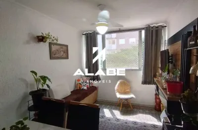 Apartamento a venda no Jardim Marajoara com dois quartos  e uma vaga de garagem.