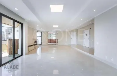 Apartamento com 4 quartos para alugar na Rua Gaivota, 202, Moema, São Paulo por R$ 32.000