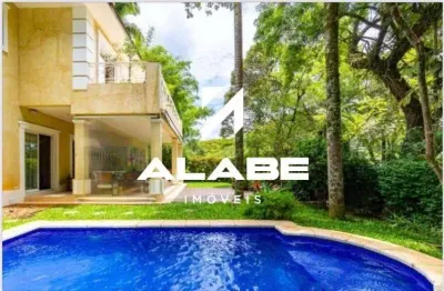 Lindíssima casa em condomínio de Alto Padrão no Alto da Boa Vista, em São Paulo.