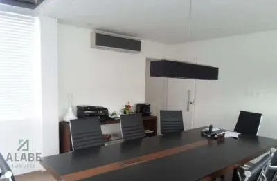 Casa com 5 quartos à venda na Rua Guararapes, 1308, Brooklin, São Paulo por R$ 1.700.000