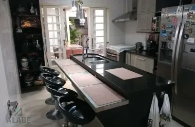 Casa com 5 quartos à venda na Rua Alessandro Manzoni, 122, Vila Arriete, São Paulo por R$ 879.900