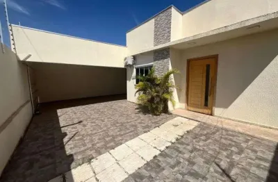 Vendo Linda casa no Altos do Coxipó - Cuiabá-MT. Casa de esquina