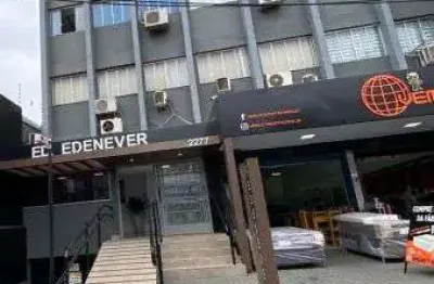 Aluga-se sala comercial na AV. Couto Magalhães - Centro VG - Com estacionamento !