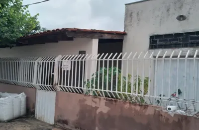Casa com 3 quartos à venda na Rua Cinco, 10, Jardim Comodoro, Cuiabá