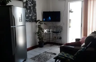Apartamento 2 quartos com suíte, sacada com churrasqueira.