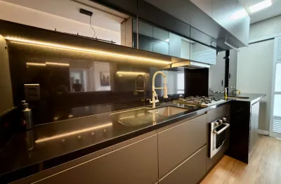 Apartamento 2 suítes, móveis de qualidade, condomínio com área de lazer!