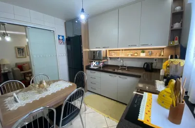 Apartamento com 2 dormitórios + dependência bairro coqueiros