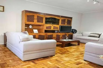 Casa térrea a venda na Vila Matilde com 3 dormitórios e 4 vagas de garagem.