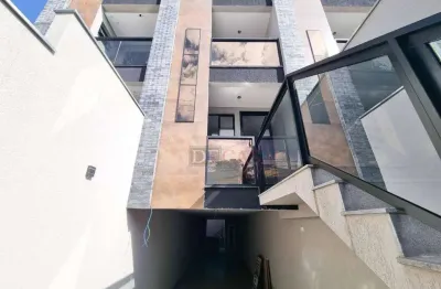 Sobrado a venda com 3 dormitórios sendo uma suíte com 4 vagas de garagem e área gourmet.