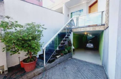 Sobrado ao lado do Metrô á Venda. 2 suítes, 5 vagas de garagem. Vila Guilhermina - São Paulo/SP