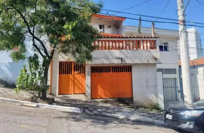 Sobrado a venda na Vila Matilde com 2 dormitórios e 1 vaga de garagem próximo ao Metrô.