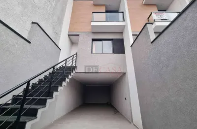 Sobrado a venda no Jardim Brasília com 2 suítes e 3 vagas de garagem.