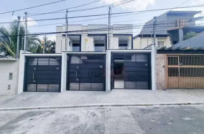 Sobrado a venda no Jardim Tres Marias com 3 dormitórios sendo 1 suíte com 2 vagas de garagem.