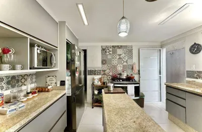 Sobrado com 4 dormitórios à venda, 230 m² por R$ 700.000,00 - Itaquera - São Paulo/SP