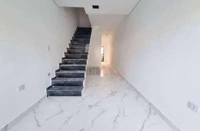 Sobrado a venda no Ermelino Matarazzo com 2 suítes e vaga de garagem.