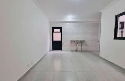 Apartamento a venda na Vila Ré com 2 dormitórios e quintal próximo ao Metrõ Patriarca.