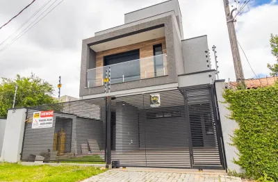 Surpreenda-se com este belíssimo sobrado Alto Padrão em ótima localização no bairro Boqueirão.