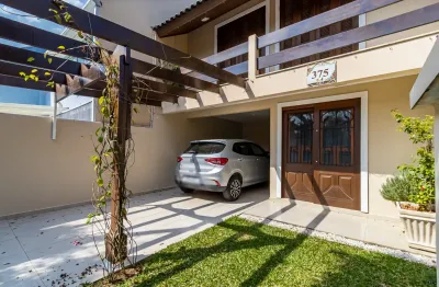 Lindo sobrado triplex todo reformado, com 160,00 m² ao lado do Batel.