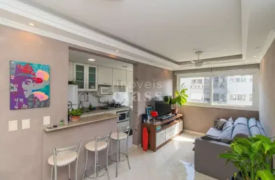Apartamento com 2 quartos à venda na Rua Roque Calage, 850, Passo da Areia, Porto Alegre por R$ 549.000