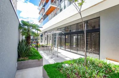 Lindo Apartamento Garden no Cabral, 94m2 privativo + 16 m2 área externa,  Face leste (sol da manhã) Prédio Novo, área de lazer completa